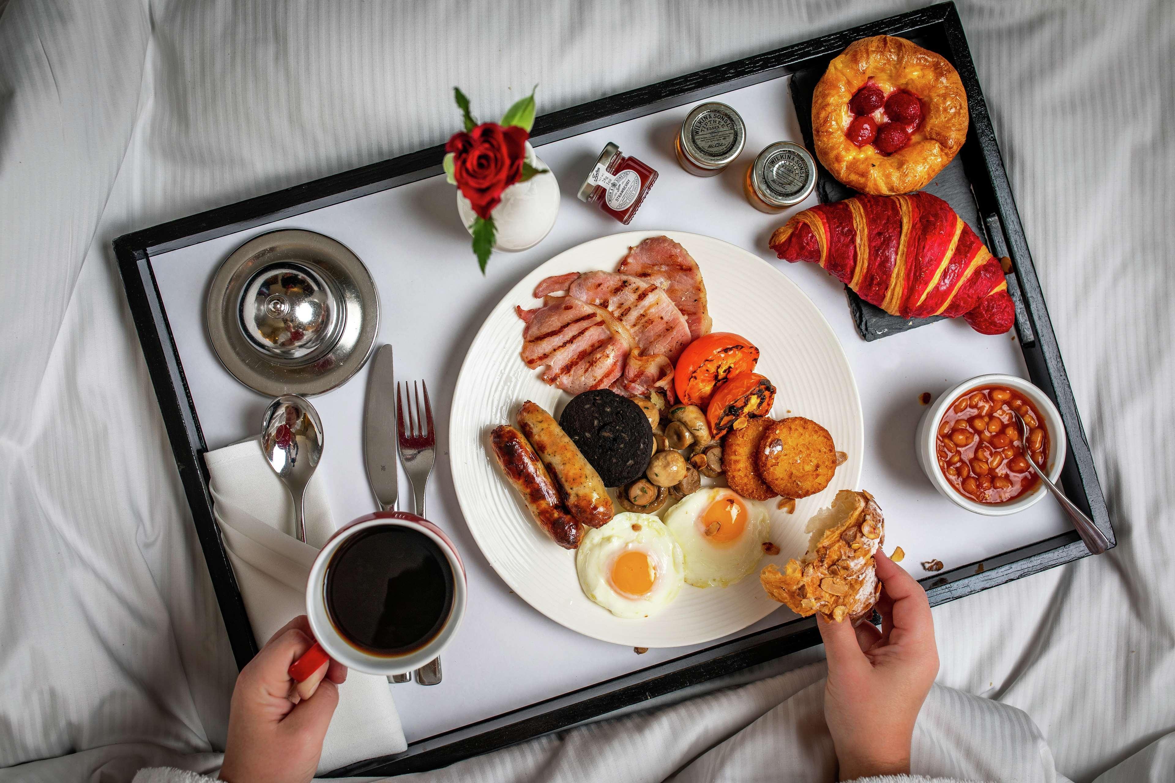Hilton London Heathrow Airport Terminal 5 Hotell Hillingdon Exteriör bild
